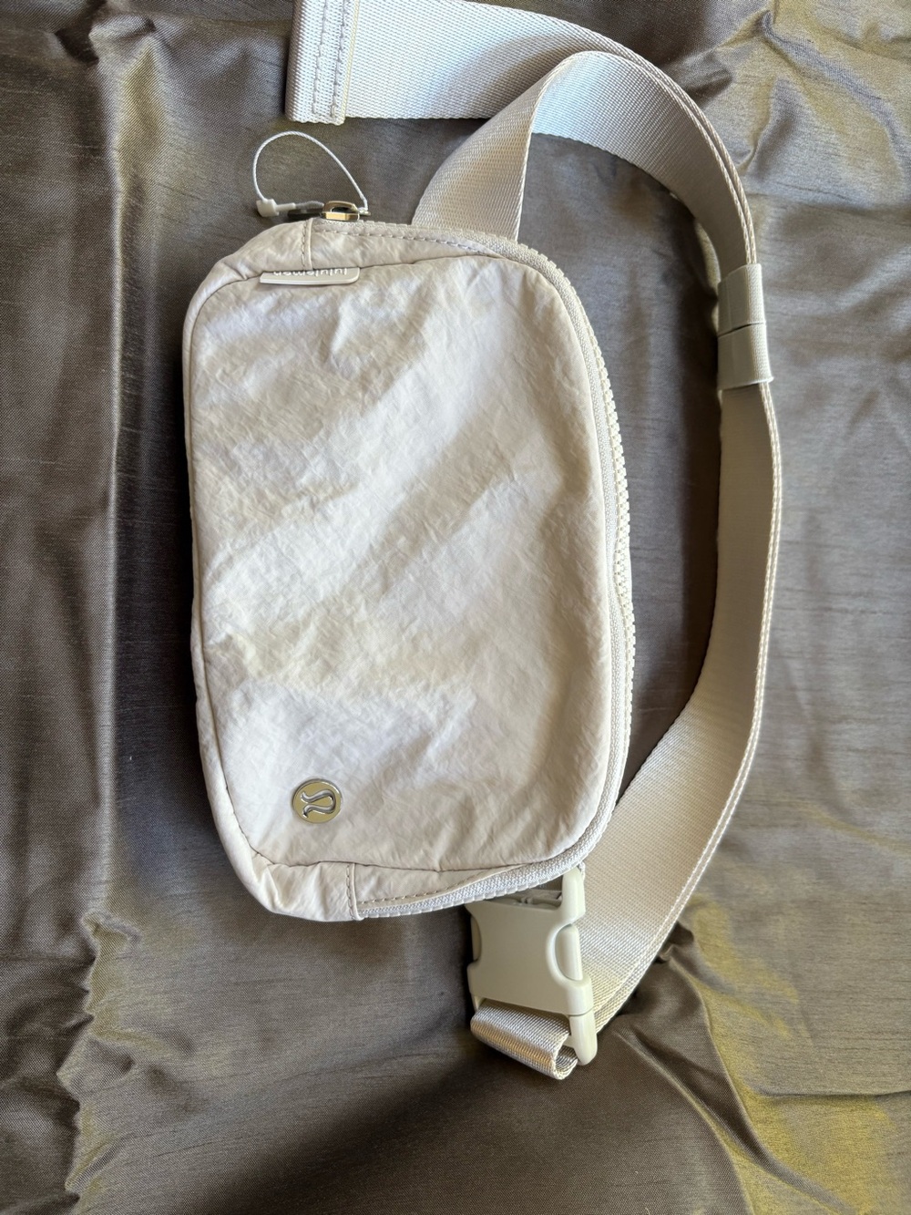 Lululemon belt bag cream